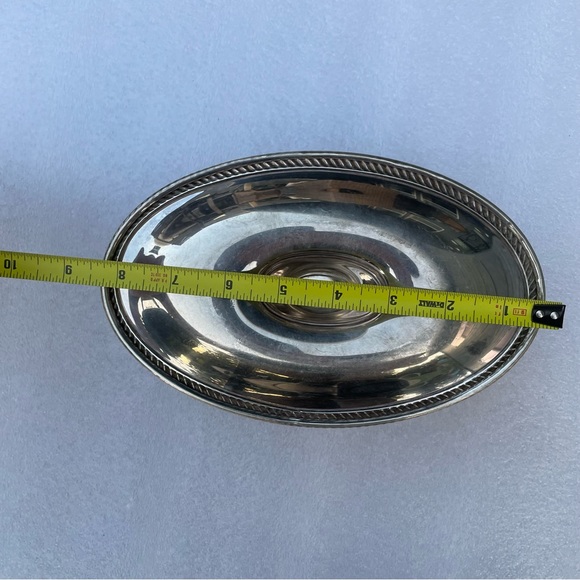 Vintage WM Rogers Silverplate Double Spout Sauce Gravy Boat Attached Plate - Picture 3 of 4